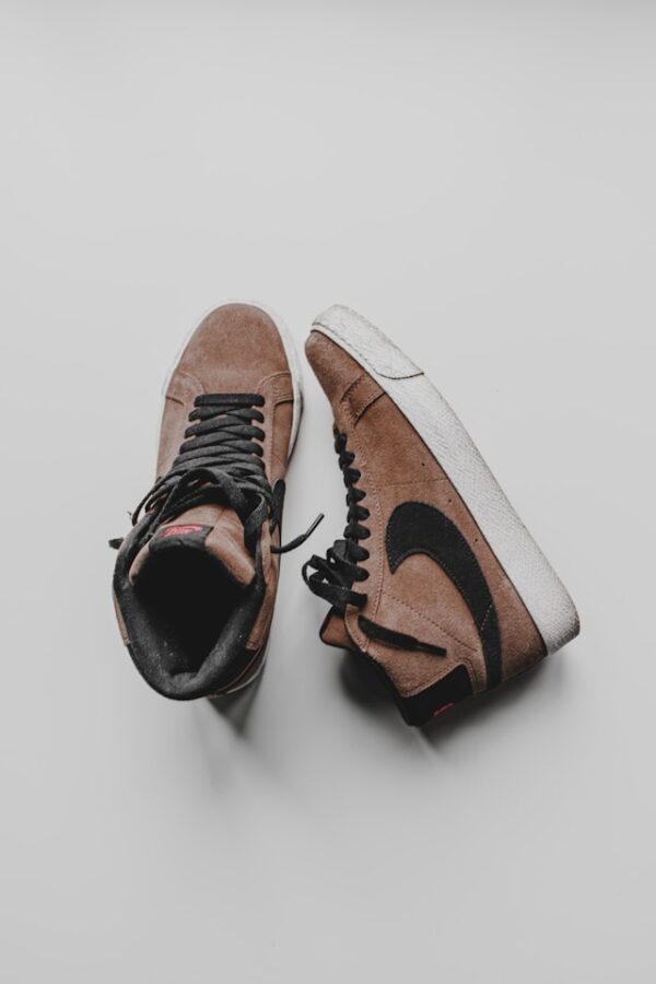 Strider Men’s Shoes – Bold, Comfortable, and Stylish